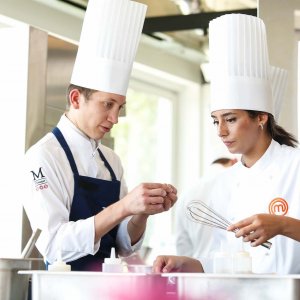 MasterChef 12: Sara durante l'esterna in una cucina stellata