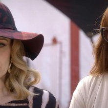 L'uomo che disegnò Dio: Simona Nasi e Diana Dell'Erba in una scena