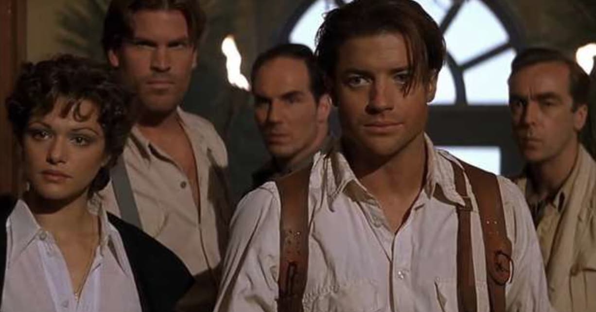 Brendan Fraser in una scena de La mummia