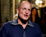 Woody Harrelson paragona Big Pharma ai cartelli della droga al SNL: è polemica