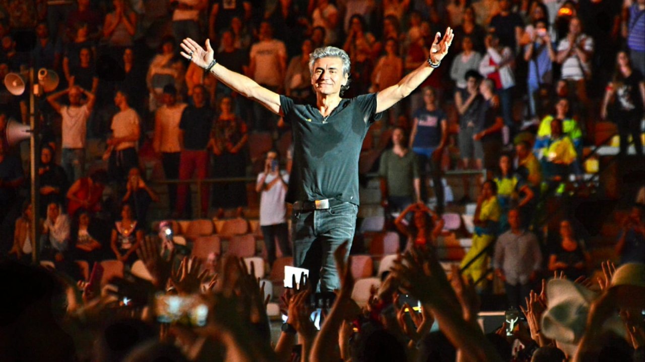 Ligabue. 30 anni in un giorno, trailer e poster del film-concerto al cinema dal 20 al 22 marzo