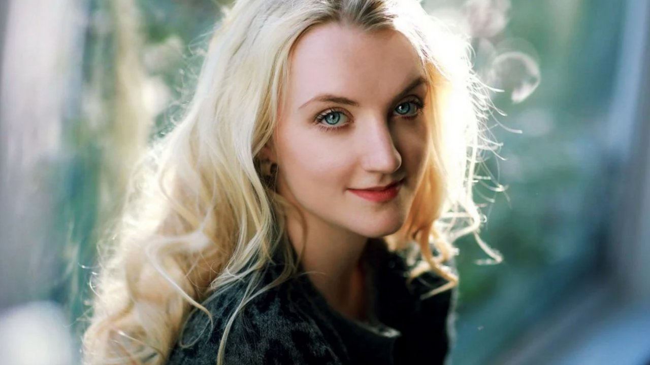 Harry Potter: Evanna Lynch difende J.K. Rowling, i fan le danno addosso