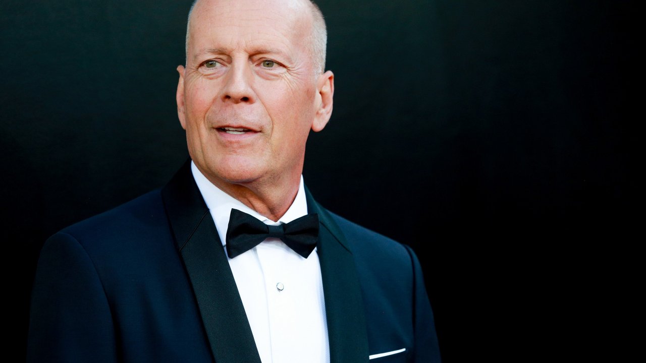 Bruce Willis, the wife to the paparazzi: "Stop yelling in his presence"