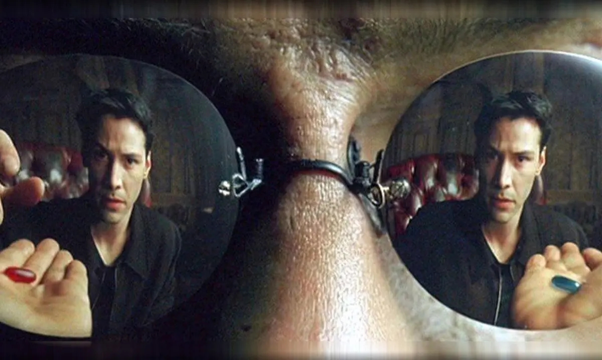 Keanu Reeves svela quale iconico oggetto di scena di Matrix ha conservato