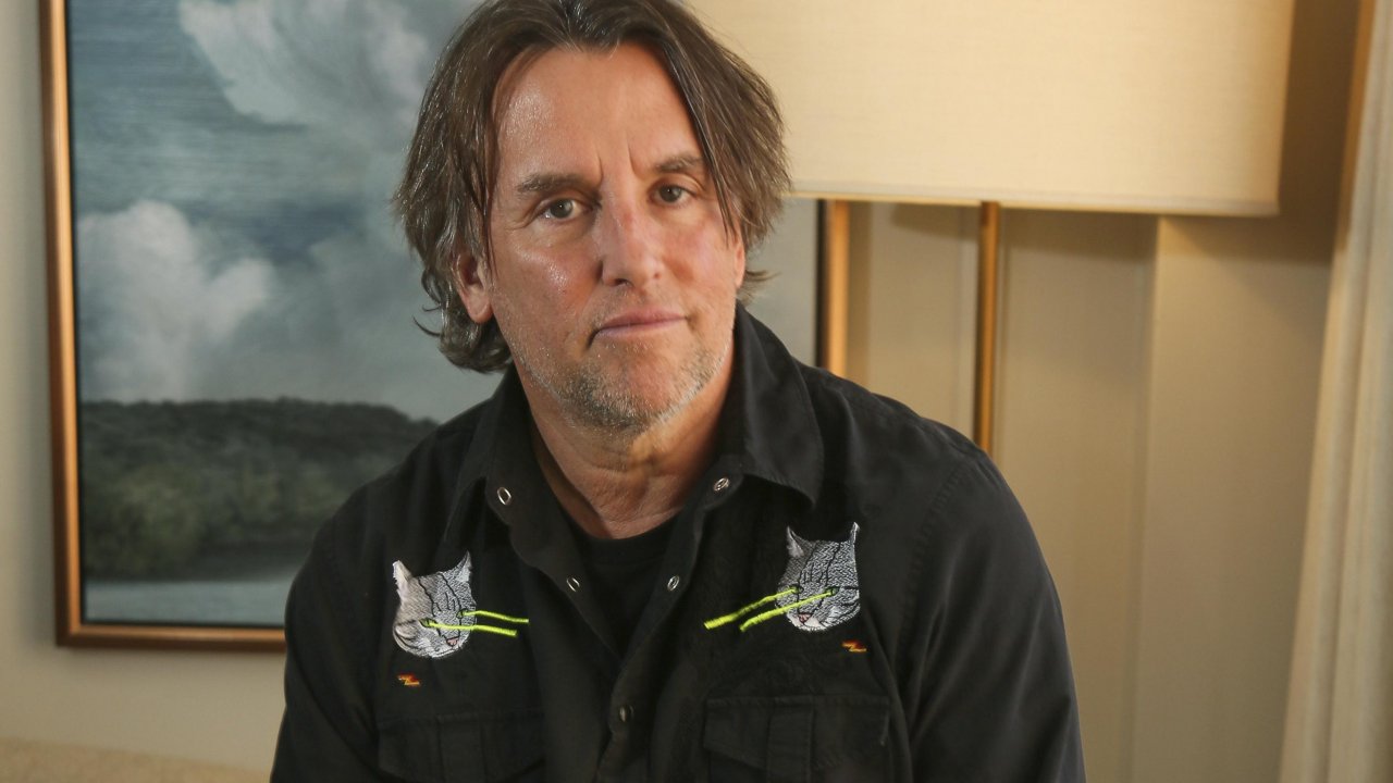 Richard Linklater: il messaggio ai fan preoccupati di morire prima di vedere Merrily We Roll Along tra 20 anni