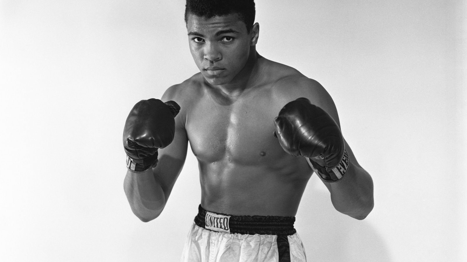 Muhammad Ali: Regé-Jean Page e Morgan Freeman producono la serie biografica