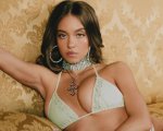 Sydney Sweeney: le foto della Cassie di Euphoria per una linea di bikini mandano in tilt il Web