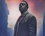 Luther - Verso l'Inferno, la recensione: Idris Elba salva solo in parte un format che funziona meglio in tv