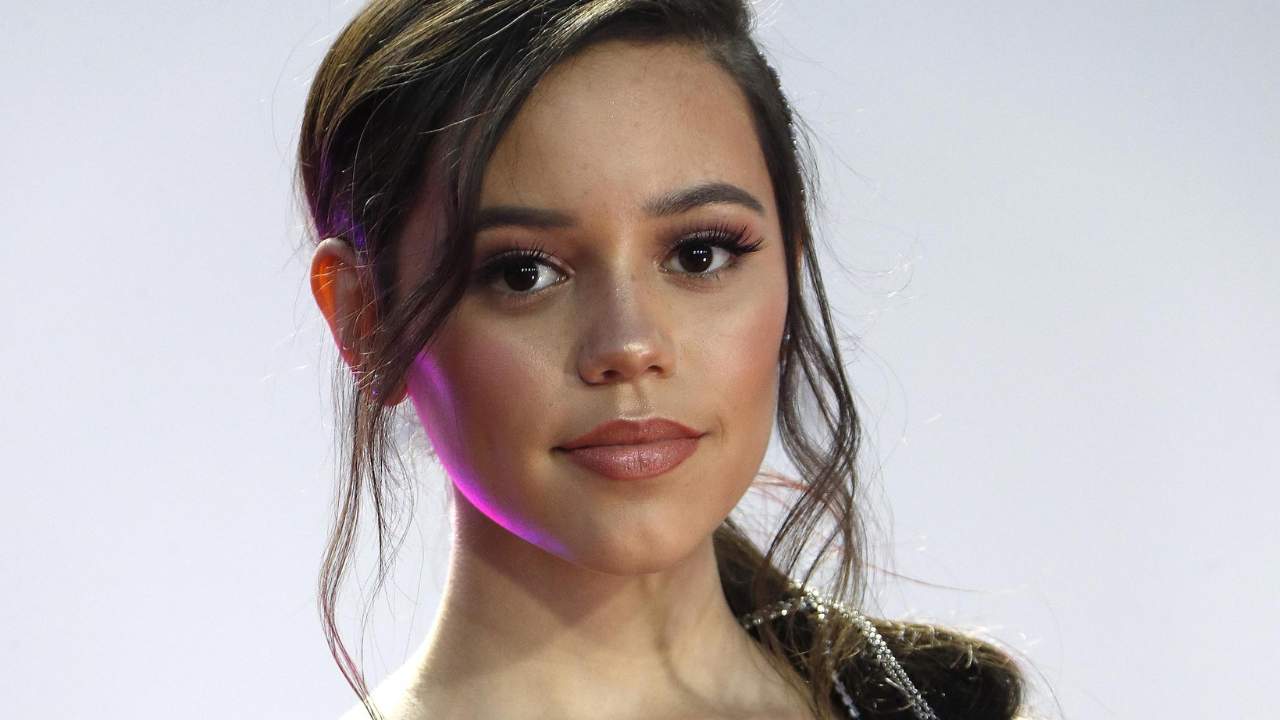 Jenna Ortega si trasforma in un X-Men nel nuovo sketch del Saturday Night Live