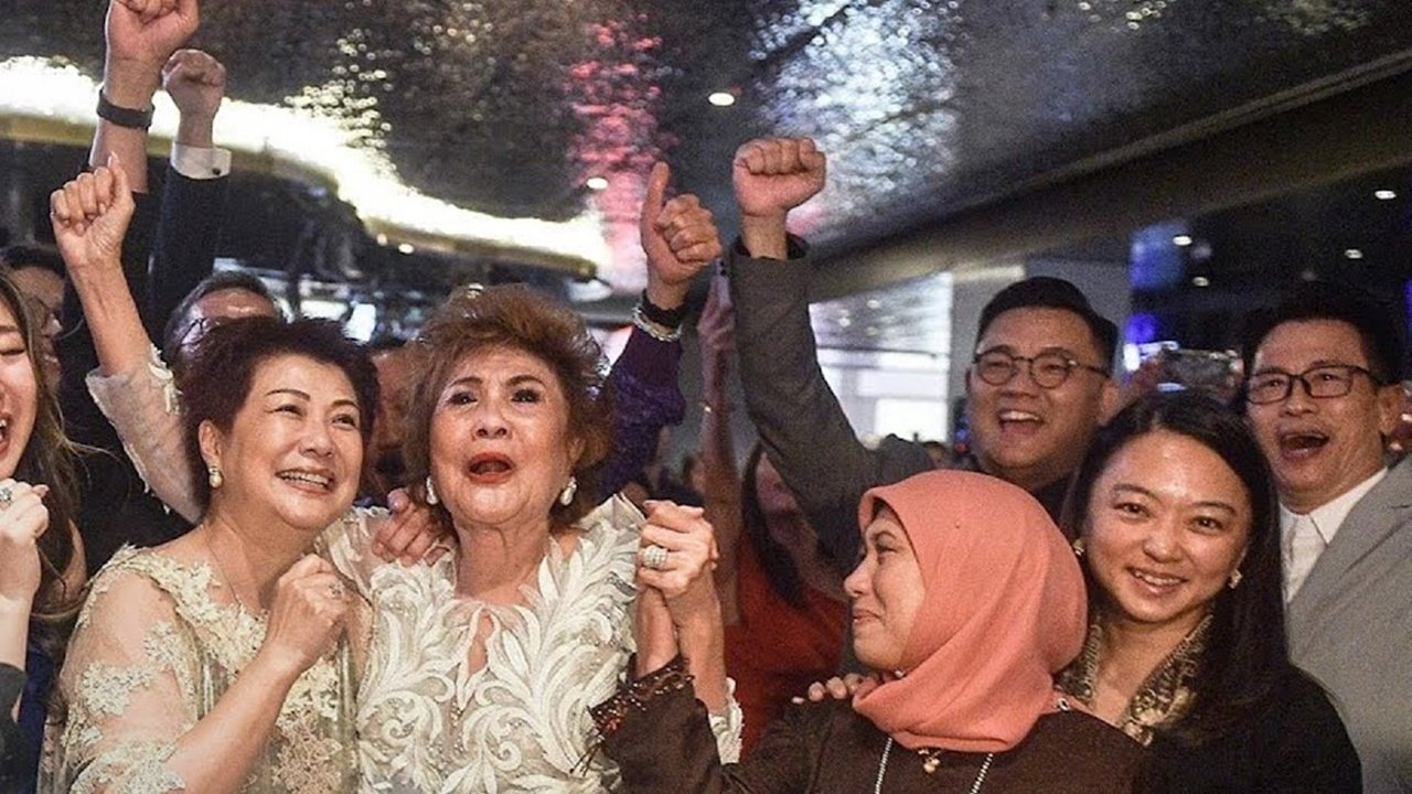 Oscar 2023: in un video la reazione della famiglia di Michelle Yeoh all'annuncio della vittoria dell'attrice