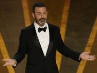 Oscar 2023, Jimmy Kimmel scherza su Will Smith: 'Chi compie una violenza, sarà premiato come miglior attore'