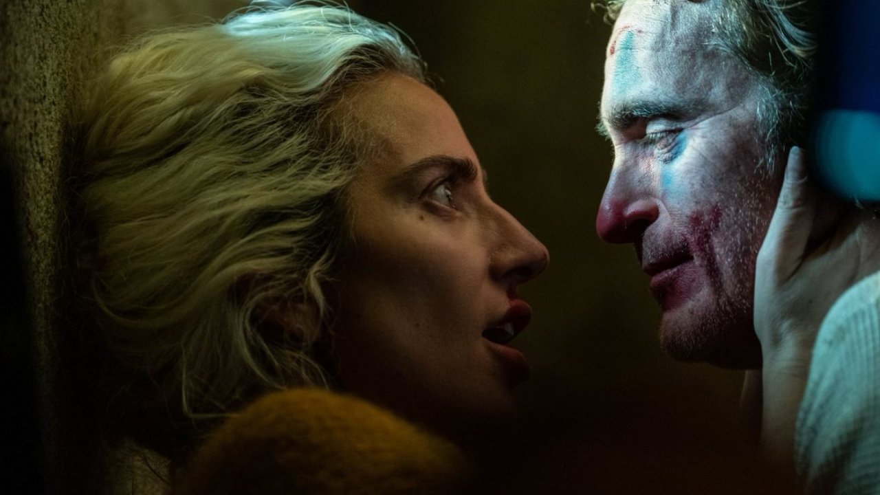 Joker: Folie à Deux, nuove foto e un video dal set del sequel mostrano l'Harley Quinn di Lady Gaga