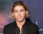 Lukas Gage di White Lotus e You: 'Parlerò della mia sessualità quando sarò pronto'