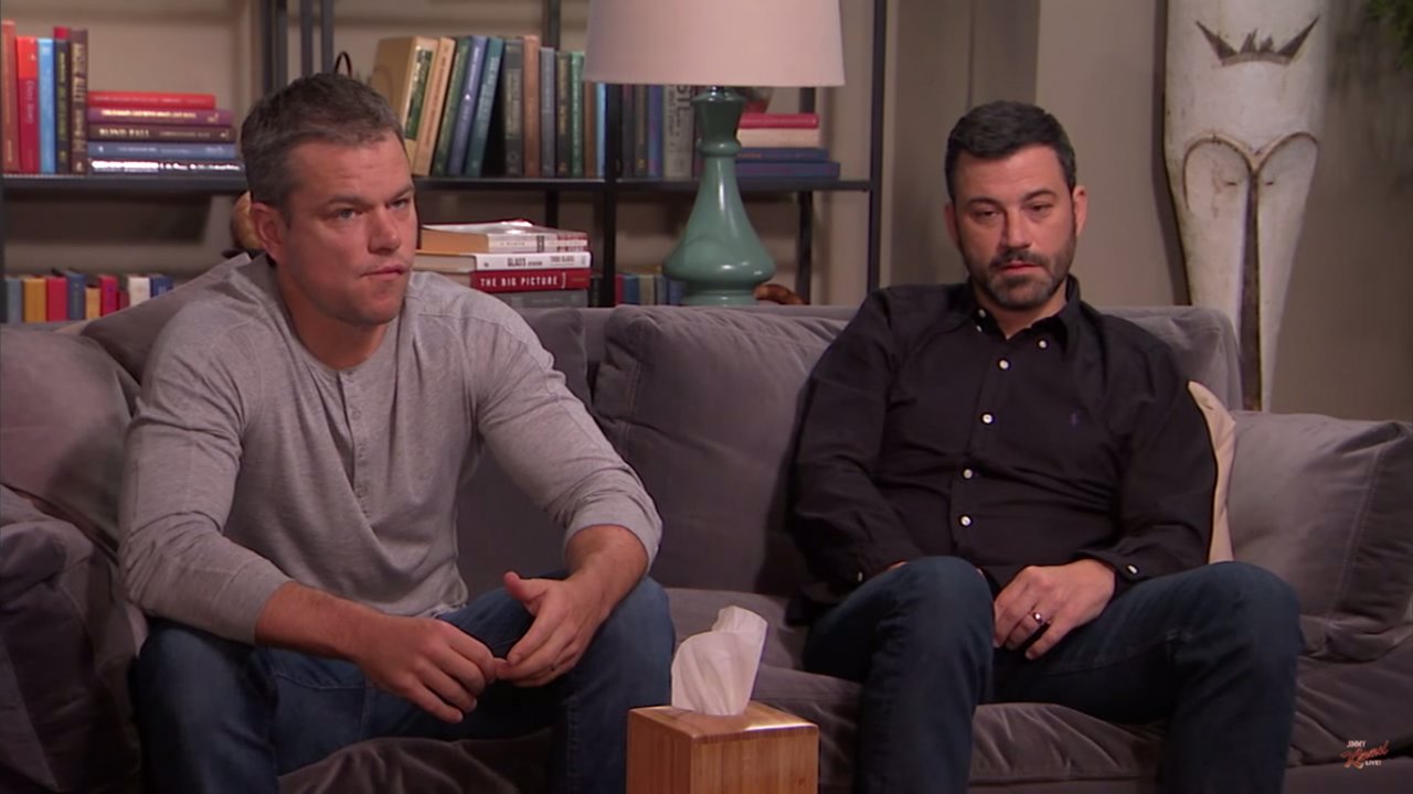 Oscar 2023, Jimmy Kimmel riaccende la faida con Matt Damon: 'Non sa leggere e odora di medicina per cani'