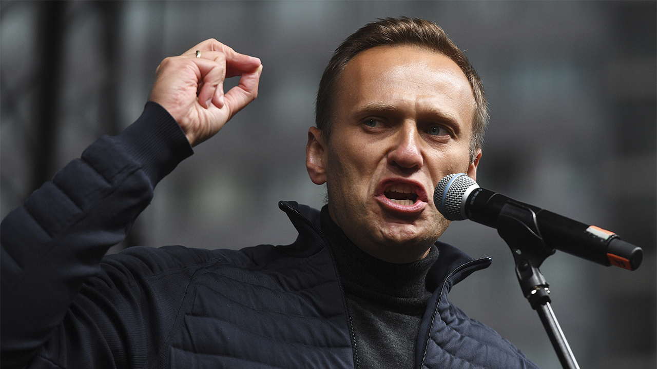 Navalny vince l'Oscar, il regista Daniel Roher: 'Non dobbiamo temere i dittatori'