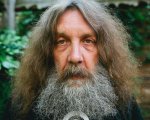 Alan Moore mettere in guardia il pubblico: 'I supereroi sono minacciosi e creano dipendenza'