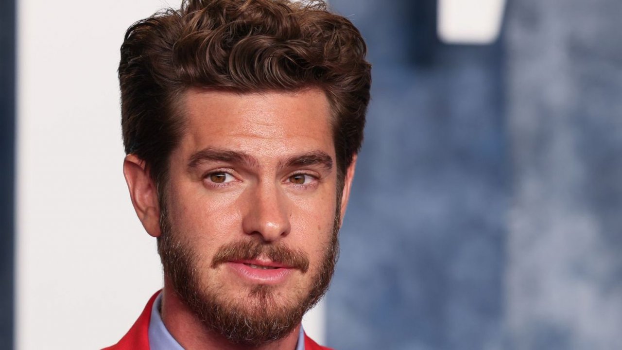 Oscar 2023: il ghigno di Andrew Garfield dopo la battuta su Spider-Man diventa un meme