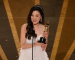 Oscar 2023, Helen Mirren è entusiasta per la vittoria di Michelle Yeoh: 'Ho visto un cambiamento culturale'