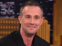 So cosa hai fatto: Freddie Prinze Jr. voleva smettere di recitare dopo la terribile esperienza sul set