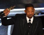 Will Smith potrà farsi incidere il nome sull'Oscar ma non potrà presentarsi di persona
