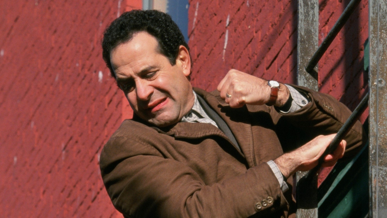 Monk: in arrivo un film sequel per Peacock con Tony Shalhoub e gli altri membri del cast