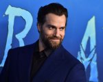 Henry Cavill condivide la prima foto dal set di The Ministry of Ungentlemanly Warfare, diretto da Guy Ritchie