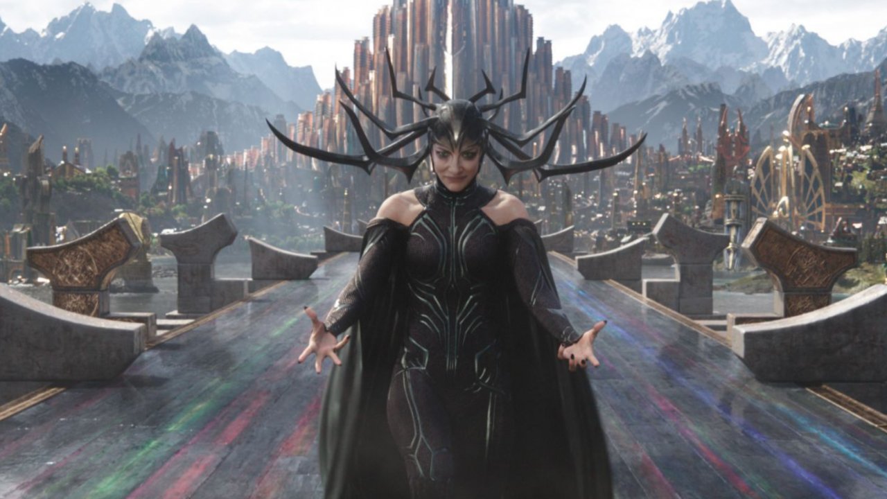 Thor Ragnarok: 'reunion di famiglia' per Cate Blanchett e Chris Hemsworth a Disneyland (FOTO)