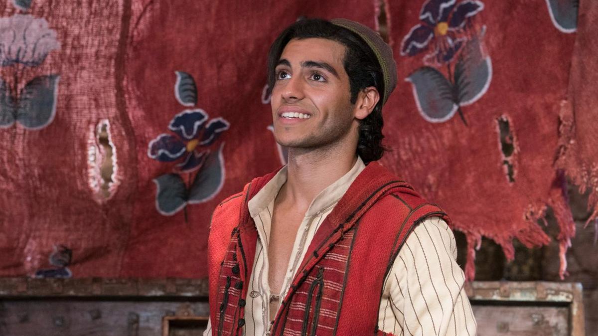 Aladdin 2, Mena Massoud gela I fan Disney: "Il sequel è molto improbabile"
