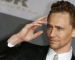 The Night Manager: Tom Hiddleston ha conosciuto la sua controparte indiana in videochiamata