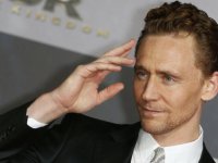 The Night Manager: Tom Hiddleston ha conosciuto la sua controparte indiana in videochiamata
