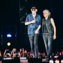 Ligabue. 30 anni in un giorno: Luciano Ligabue e Francesco De Gregori in una scena