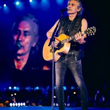 Ligabue. 30 anni in un giorno: Luciano Ligabue in una foto