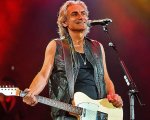 Ligabue - 30 anni in un giorno: 'Il pubblico che canta 'Abbiamo vinto noi' è stata una liberazione'