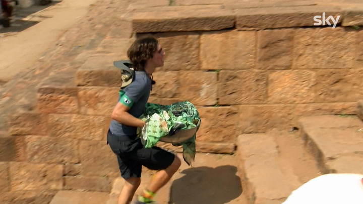 Pechino Express Lungo La Via Delle Indie - La Crisi Di Achille