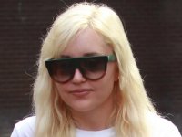 Amanda Bynes è ricoverata in psichiatria dopo essere stata fermata mentre camminava nuda a Los Angeles