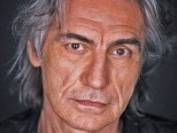 Ligabue - 30 anni in un giorno, la recensione: non cambierebbe la sua vita con nessun'altra... e ha ragione