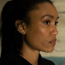 Agent Game: Annie Ilonzeh in una scena del film