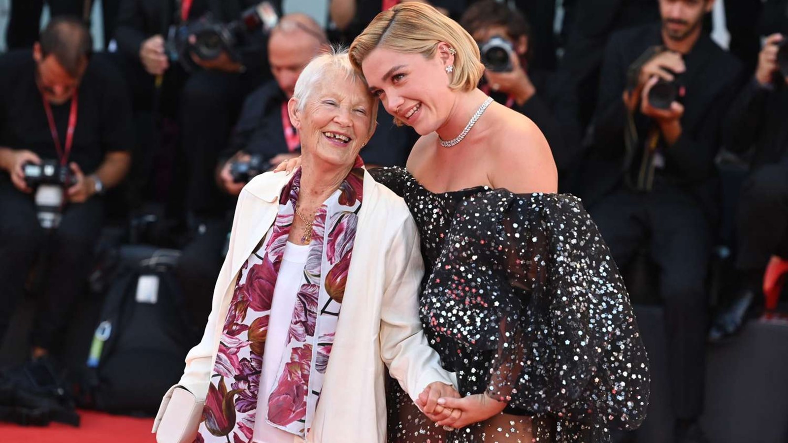 Florence Pugh: "My grandmother teased Chris Pine that she was more famous than him"