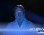 Tron, Jeff Bridges torna nel personaggio per uno speciale videomessaggio Disney: 'Chi è pronto a correre?'