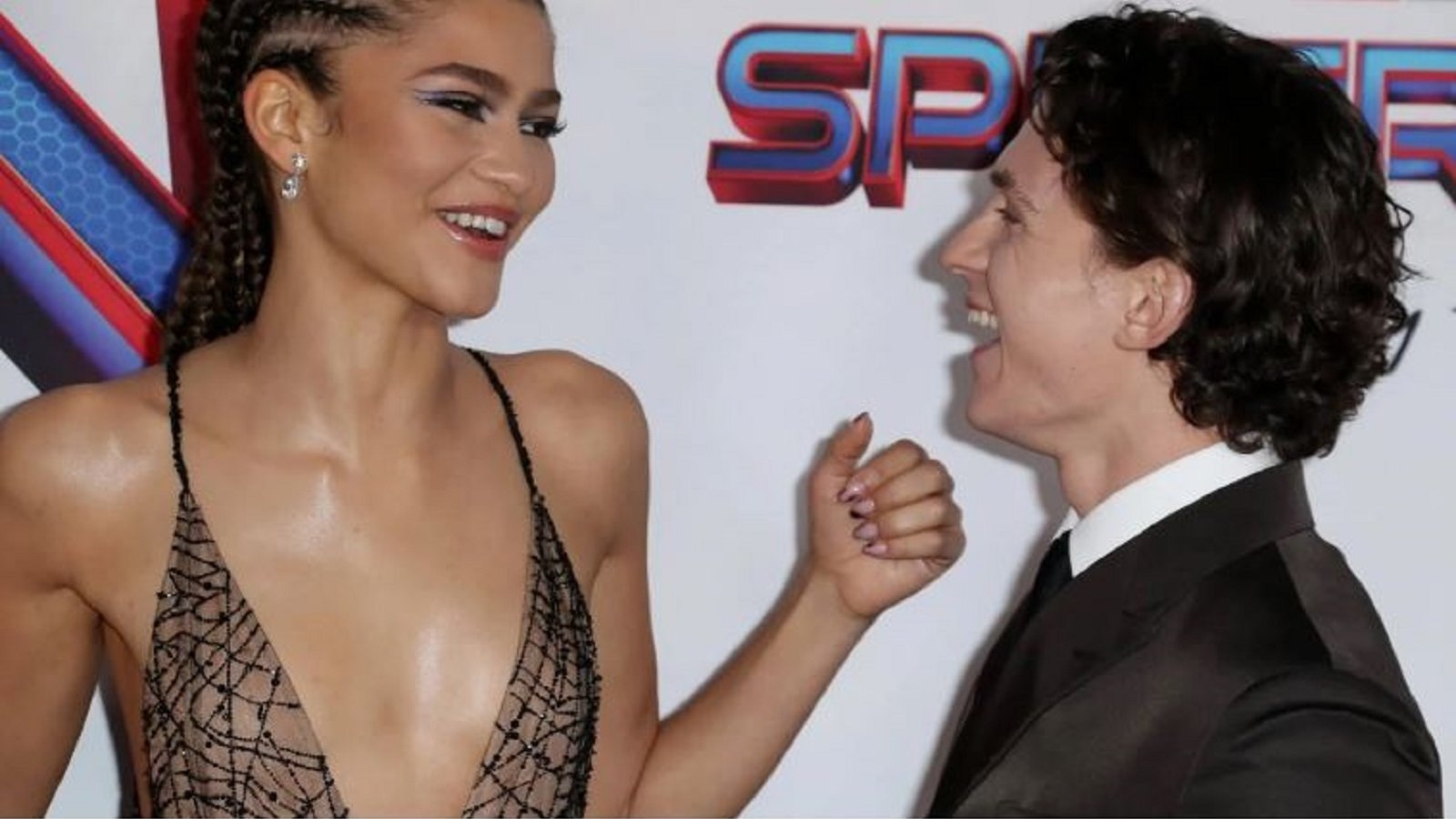 Zendaya and Tom Holland more and more in love between rings and dresses with their respective initials engraved and sewn