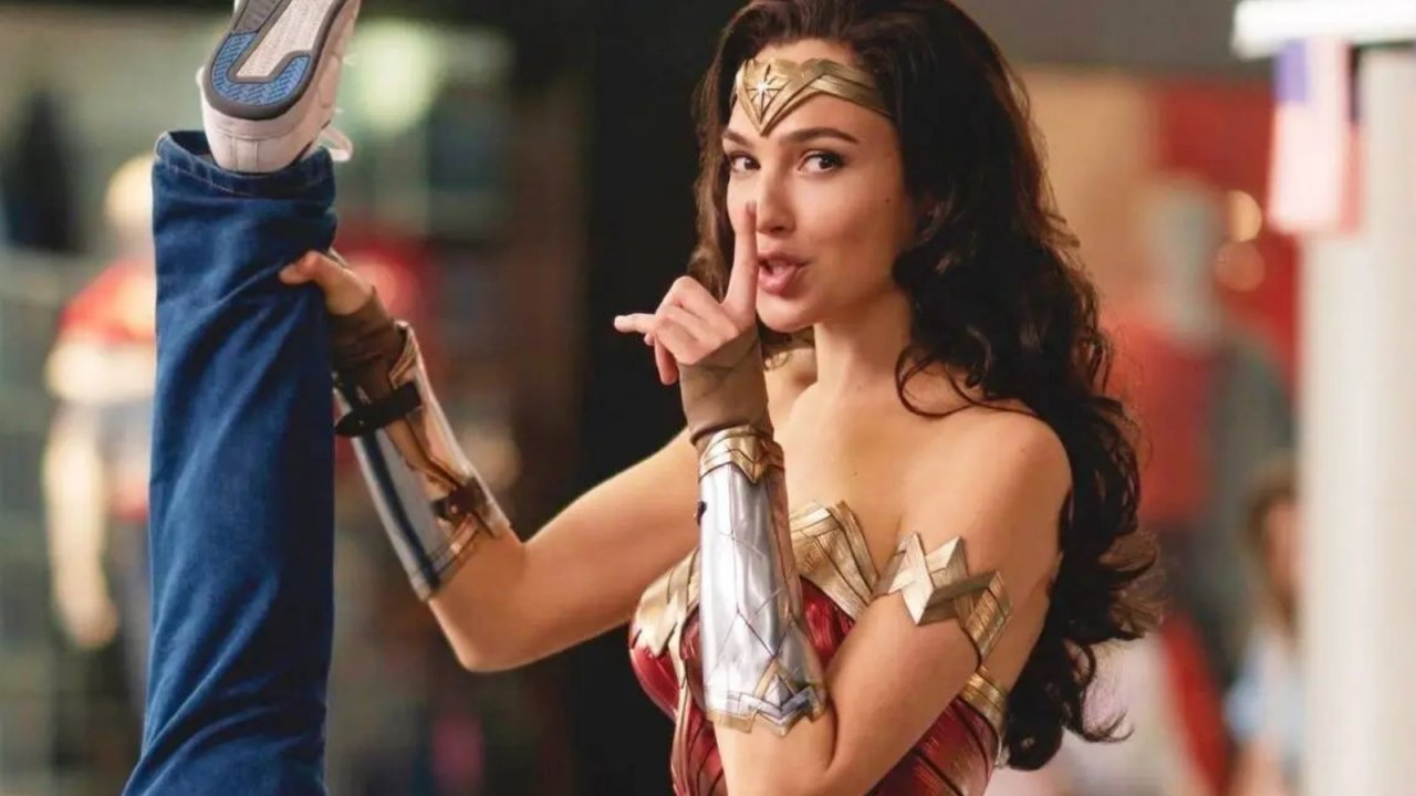 Shazam! Furia degli Dei, Warner Bros. si è scusata col regista per aver spoilerato Gal Gadot senza avvertirlo