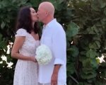 Bruce Willis,  la moglie  ricorda il rinnovo dei voti nuziali: 'Cogliete ogni opportunità' (VIDEO)