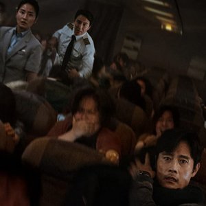 Emergency Declaration: una scena del film