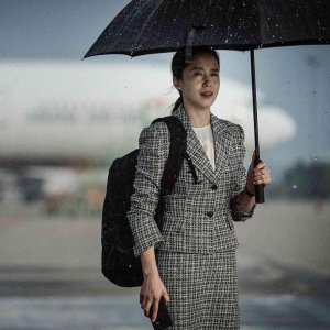 Emergency Declaration: una scena del film