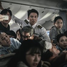 Emergency Declaration: una scena del film