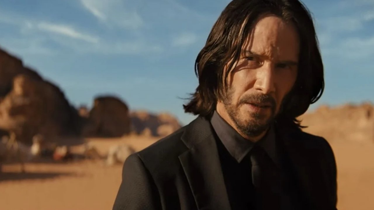 Keanu Reeves in una scena di John Wick 4
