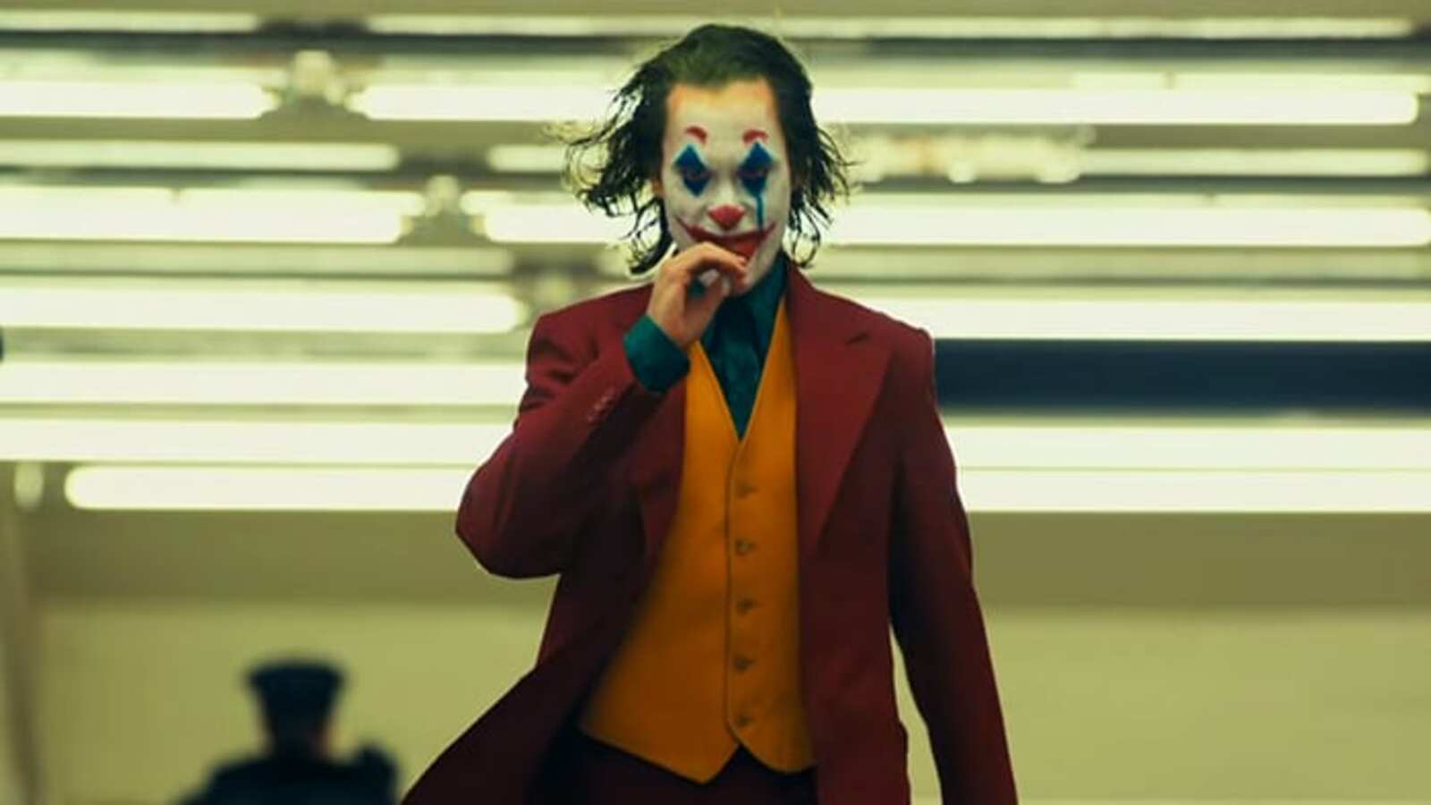 Joker 2, the new photos from the film anticipate a clash between Arthur Fleck and a famous comic book villain?