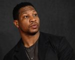 Jonathan Majors 'aggressore sociopatico', sul web spuntano nuove accuse contro l'attore