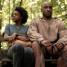 Kindred: Mallori Johnson, Austin Smith in una scena