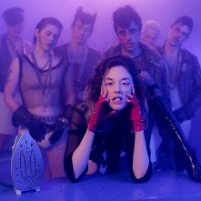 Please Baby Please: Andrea Riseborough in un posa sensuale insieme agli Young Gents